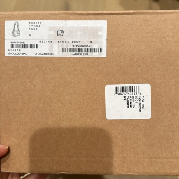 YSL Saint Laurent Niki Bag MediumChevron Neutral Pristine Condition original box - Picture 5 of 14